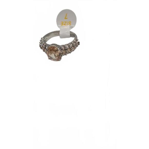 Elegant Oval-Cut Gemstone Ring with Rhinestone Accents Size 7 - Picture 8 of 9